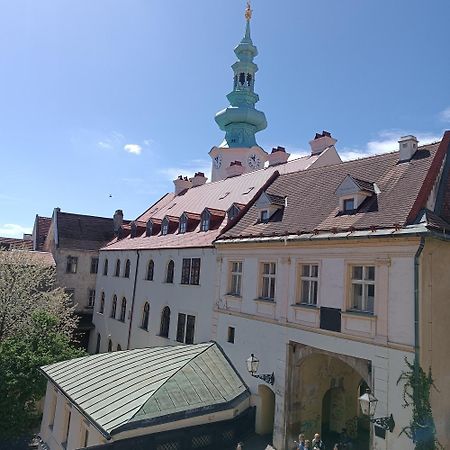 Krasny Byt S Vyhladmi V Historickom Centre Bratislava Værelse billede